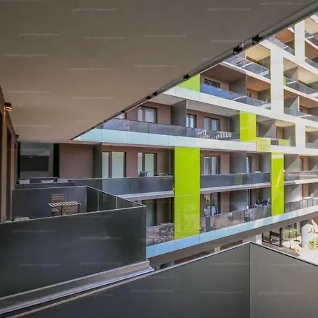 Corvin Cozy With Balcony309